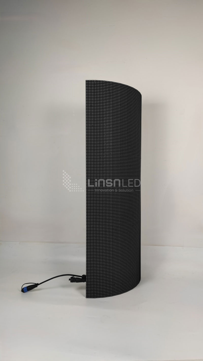 EV960 Curved LED Display