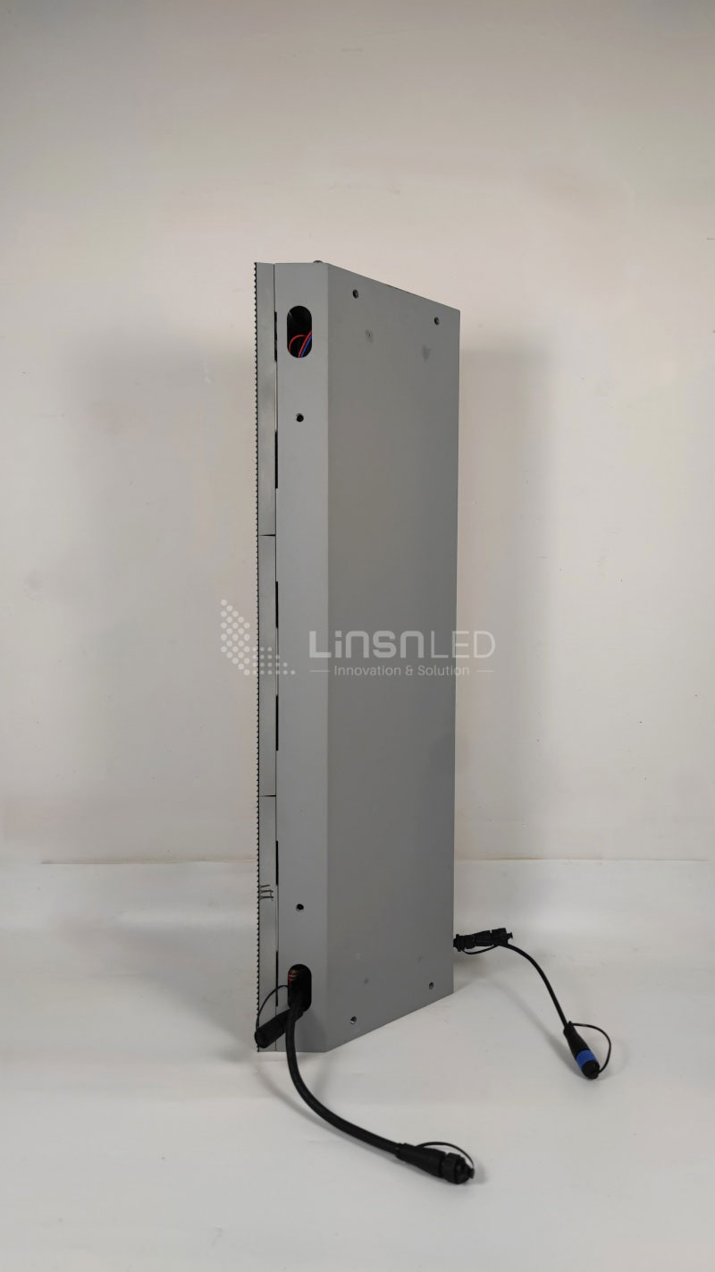 EV960 Curved LED Display