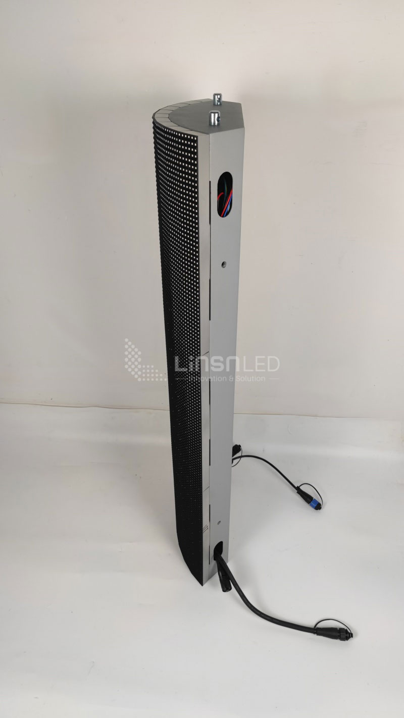 EV960 Curved LED Display