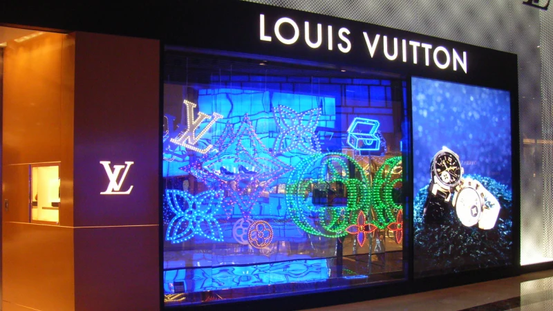led display retail shop