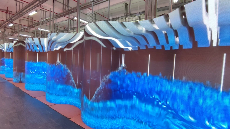 LedInCloud S-shapes curved screen