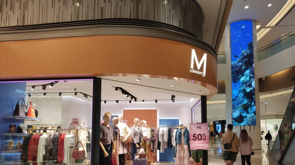 led screen shopping mall