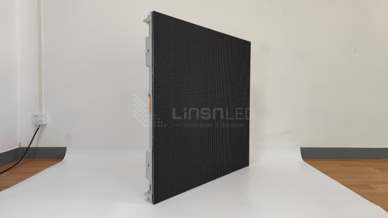 ES960 Front Side View